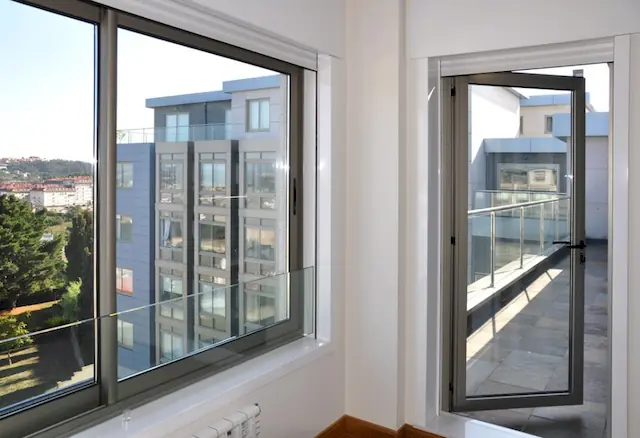 Puertas correderas de aluminio en Valencia