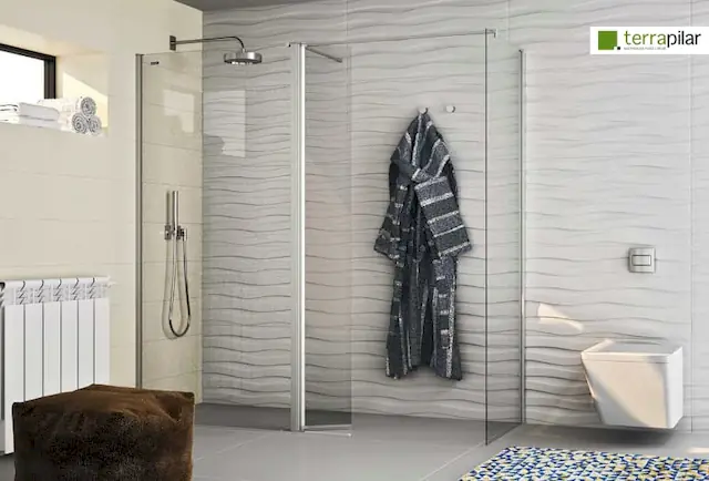 Mampara y alicatado nuevo