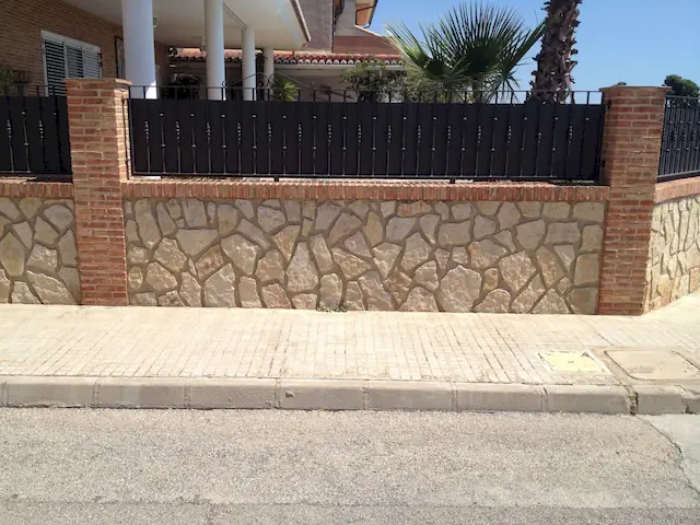 Cerramiento perimetral de vivienda